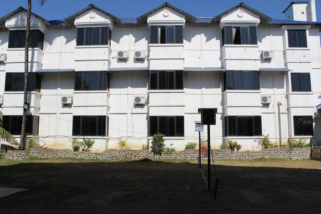 Dibrugarh Club House Hotel Exterior photo