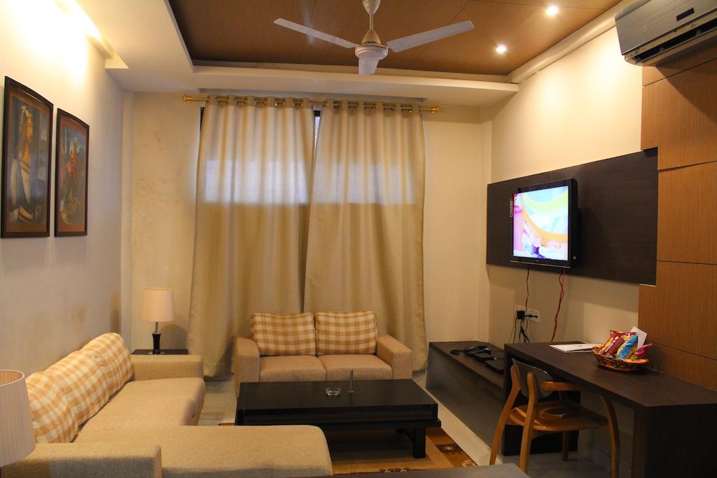 Dibrugarh Club House Hotel Exterior photo