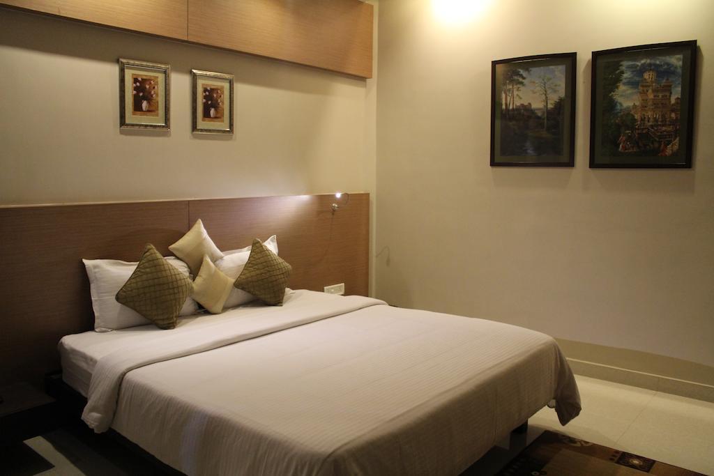 Dibrugarh Club House Hotel Exterior photo