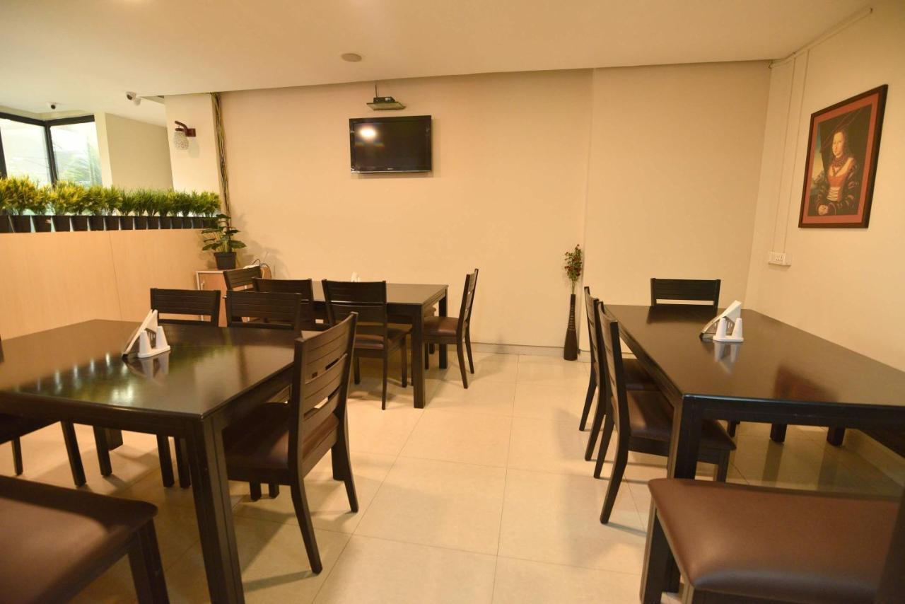 Dibrugarh Club House Hotel Exterior photo