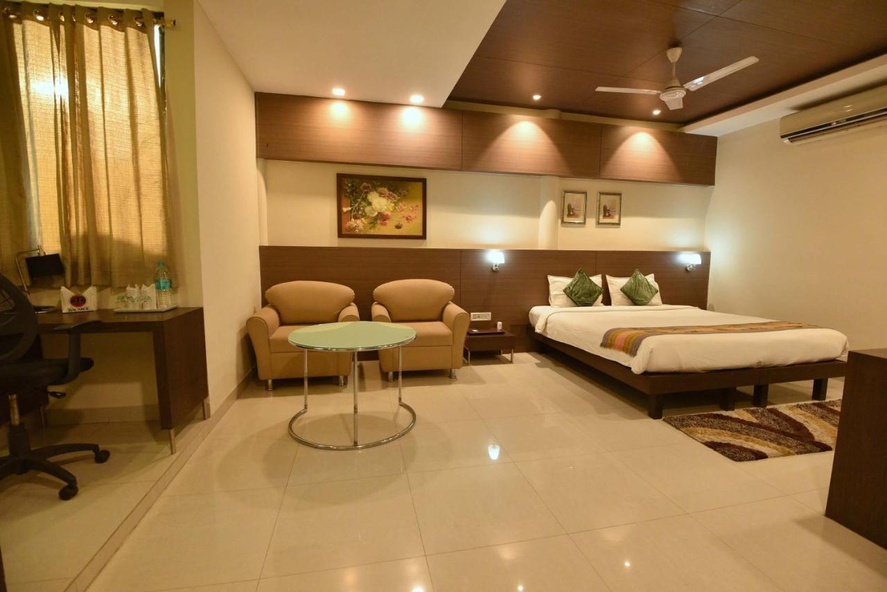 Dibrugarh Club House Hotel Exterior photo