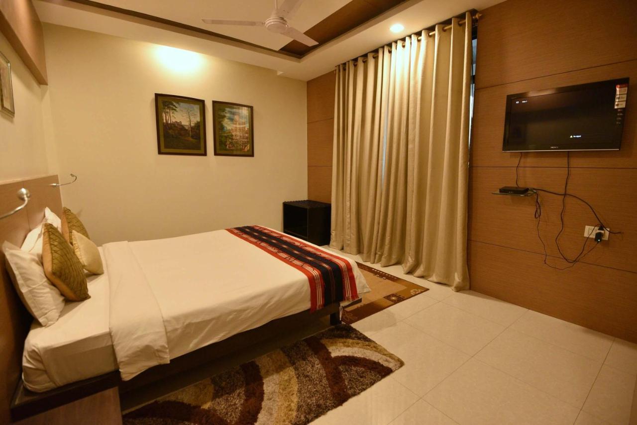 Dibrugarh Club House Hotel Exterior photo