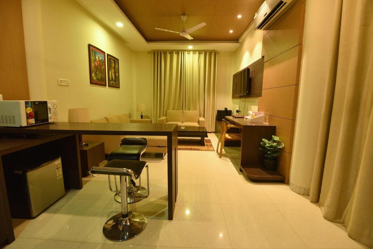 Dibrugarh Club House Hotel Exterior photo